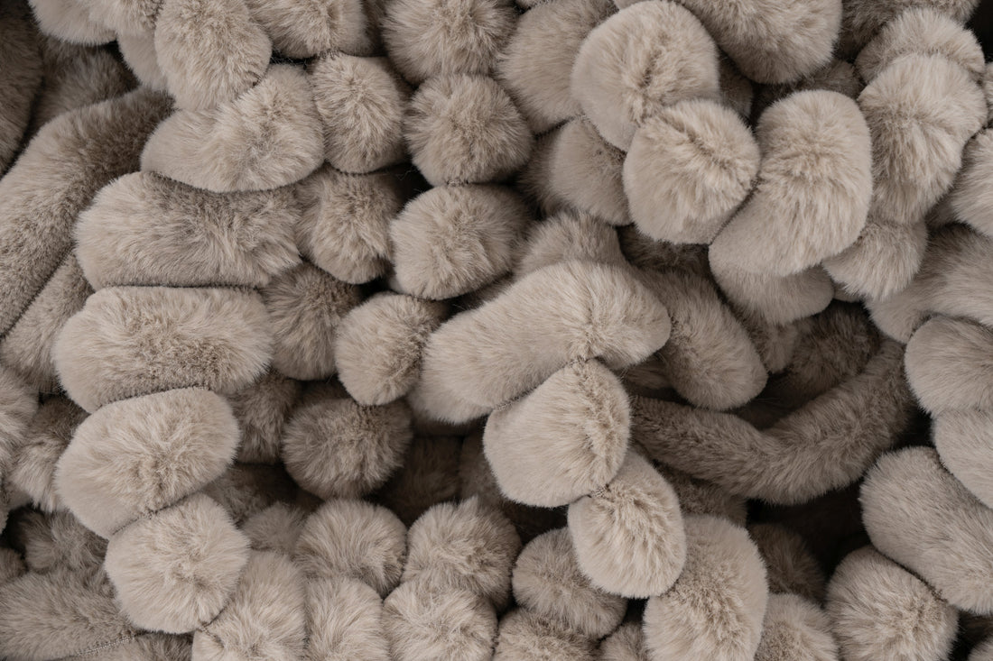 Torkkupeitto Plush Taupe 150 x 200 cm