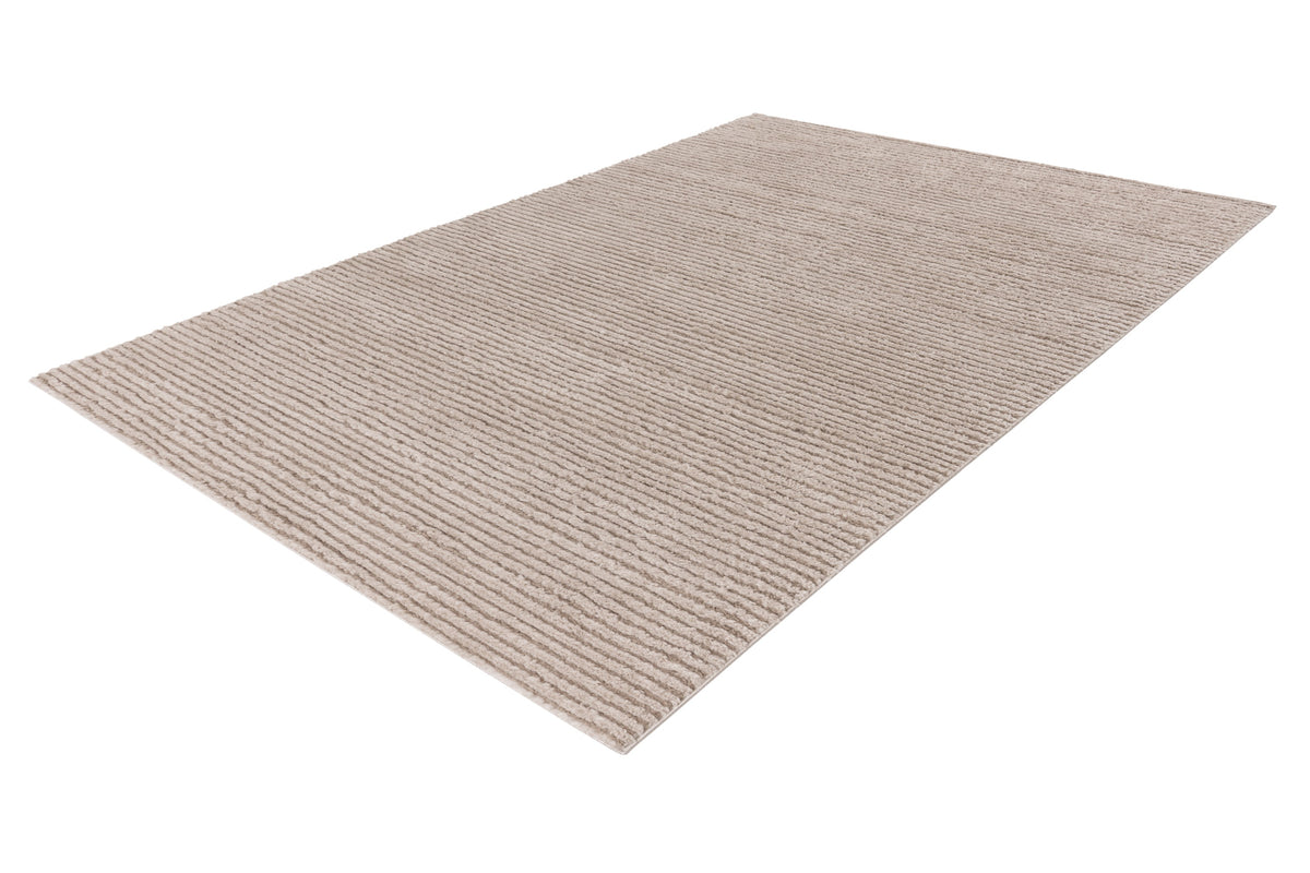 lyhytnukkainen beige matto olohuoneeseen koko