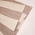 villamatto stripes beige taitettuna